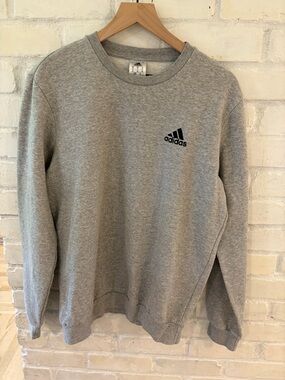 adidas Men's Light Gray Crewneck Sweatshirt with Black Logo
(B1)